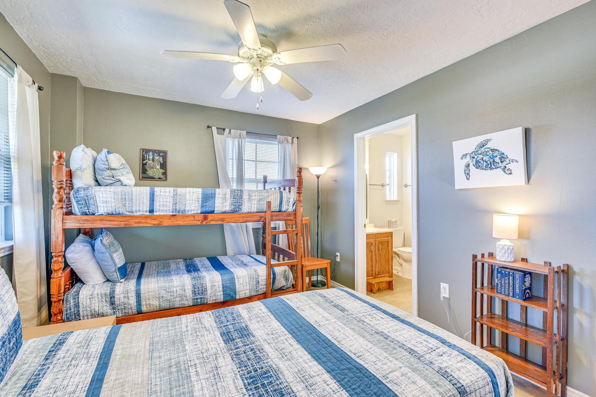 Crystal Beach Home With 2 Grills Walk To Shore! Eksteriør billede